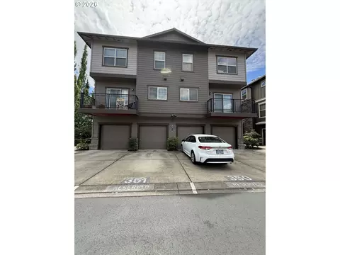 8902 NE Brentford Ter, Hillsboro, OR 97006