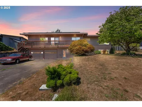 4111 Center St, Washougal, WA 98671