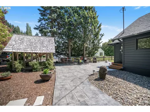 Exterior - 11085 E Mapleton Rd, Mapleton, OR 97453 photo 17 of 20