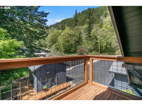 Exterior - 11085 E Mapleton Rd, Mapleton, OR 97453 photo 5 of 20
