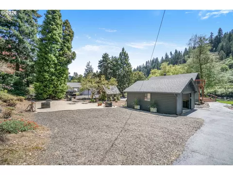 Exterior - 11085 E Mapleton Rd, Mapleton, OR 97453 photo 11 of 20