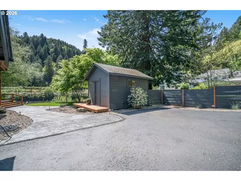 Exterior - 11085 E Mapleton Rd, Mapleton, OR 97453 photo 8 of 20