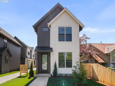 6006 NE Mason St #2, Portland, OR 97218
