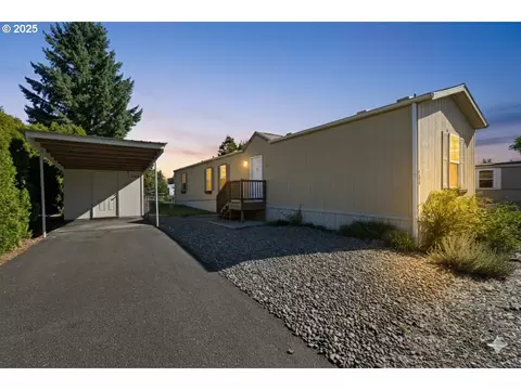 300 SW 7th Ave #901, Battle Ground, WA 98604