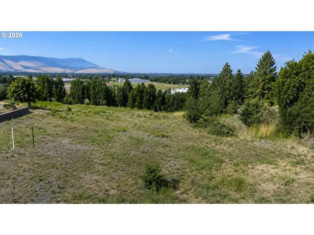 119 Ridge Dr, La Grande, OR 97850