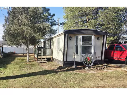 1809 26th St #105, La Grande, OR 97850
