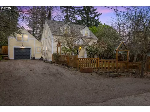 4934 SW Pasadena St, Portland, OR 97219