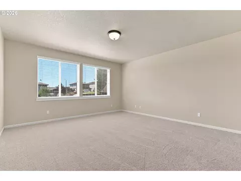 Living - 4255 SW Brixton Ave, Gresham, OR 97080 photo 7 of 7