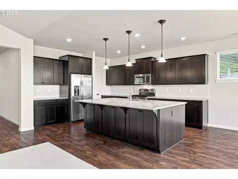 Kitchen - 4255 SW Brixton Ave, Gresham, OR 97080 photo 2 of 6