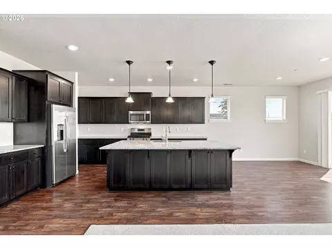 Kitchen - 4255 SW Brixton Ave, Gresham, OR 97080 photo 1 of 6