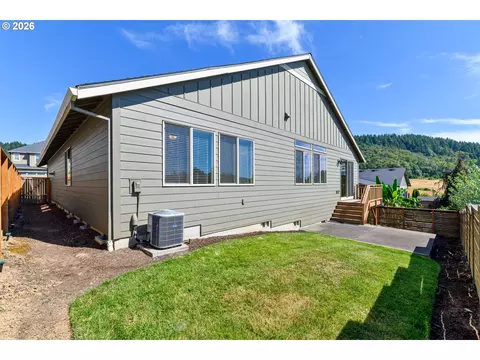 Exterior - 4255 SW Brixton Ave, Gresham, OR 97080 photo 4 of 6