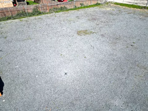 121 W Ross St, Molalla, OR 97038 photo 3