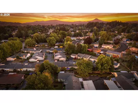 View/Area - 909 NE Cochran Ave, Gresham, OR 97030 photo 1 of 5