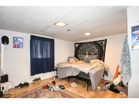 Bedroom - 607 SW Court Ave, Pendleton, OR 97801 photo 5 of 6