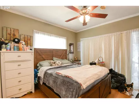 Bedroom - 607 SW Court Ave, Pendleton, OR 97801 photo 1 of 6