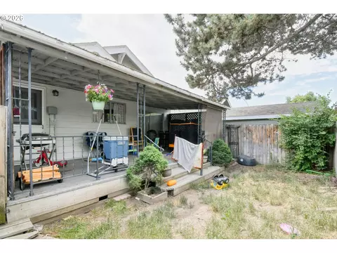 Exterior - 607 SW Court Ave, Pendleton, OR 97801 photo 9 of 10