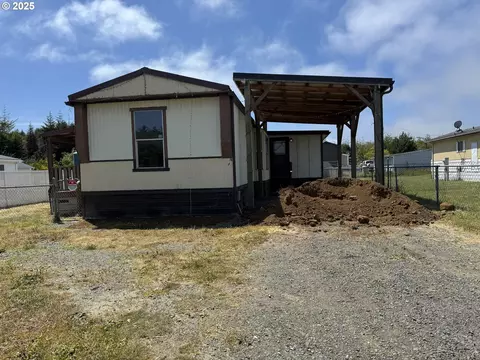 91696 Anchorage Ln, Coos Bay, OR 97420