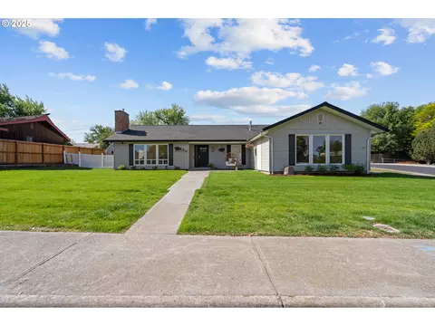 820 E Pine Ave, Hermiston, OR 97838