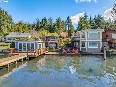 1381 NEast Devils Lake Rd, Otis, OR 97368