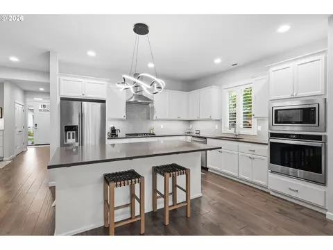 Kitchen - 2179 Clemson Way, Eugene, OR 97408 photo 5 of 7