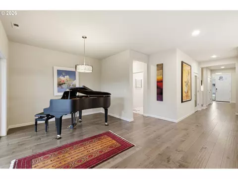 Entry Way - 2179 Clemson Way, Eugene, OR 97408 photo 1 of 3