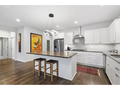 Kitchen - 2179 Clemson Way, Eugene, OR 97408 photo 4 of 7