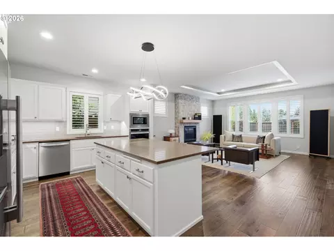 Kitchen - 2179 Clemson Way, Eugene, OR 97408 photo 2 of 7