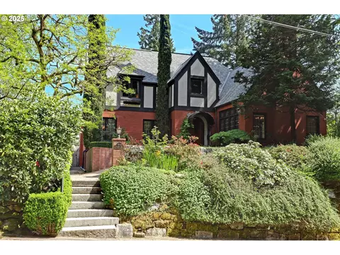1034 SW Douglas Pl, Portland, OR 97205