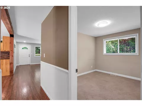 Entry Way - 35310 Skogan Rd, Sandy, OR 97055 photo 2 of 2