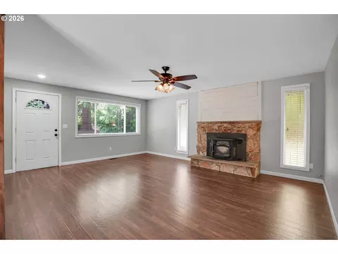 Living - 35310 Skogan Rd, Sandy, OR 97055 photo 4 of 8