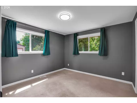 Bedroom - 35310 Skogan Rd, Sandy, OR 97055 photo 7 of 9