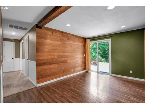 Living - 35310 Skogan Rd, Sandy, OR 97055 photo 8 of 8