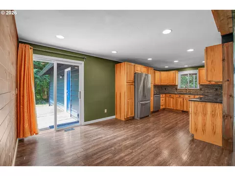 Kitchen - 35310 Skogan Rd, Sandy, OR 97055 photo 1 of 5