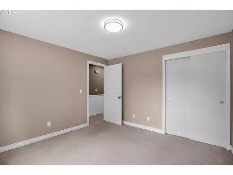 Bedroom - 35310 Skogan Rd, Sandy, OR 97055 photo 6 of 9