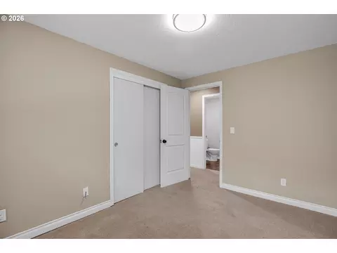 Bedroom - 35310 Skogan Rd, Sandy, OR 97055 photo 3 of 9