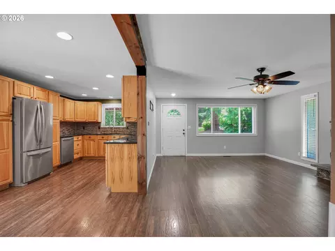 Living - 35310 Skogan Rd, Sandy, OR 97055 photo 6 of 8