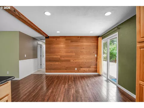 Living - 35310 Skogan Rd, Sandy, OR 97055 photo 7 of 8