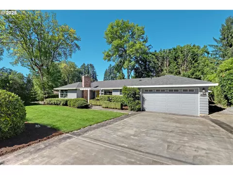 8725 SW White Pine Ln, Portland, OR 97225