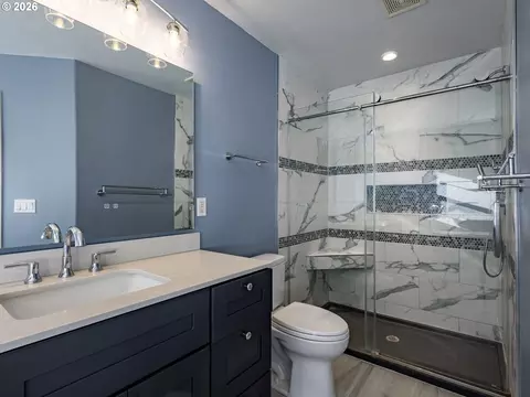 Bath - 2445 NW 29th Ave, Camas, WA 98607 photo 2 of 4