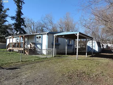 420 Hogans Aly, Dufur, OR 97021