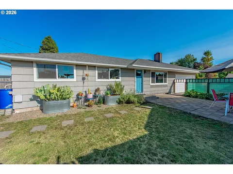 Exterior - 2274 Centennial Blvd, Springfield, OR 97477 photo 7 of 9