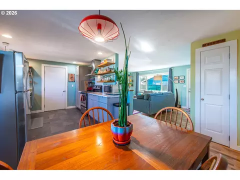 Dining - 2274 Centennial Blvd, Springfield, OR 97477 photo 4 of 4