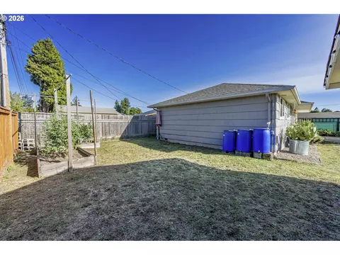 Exterior - 2274 Centennial Blvd, Springfield, OR 97477 photo 9 of 9