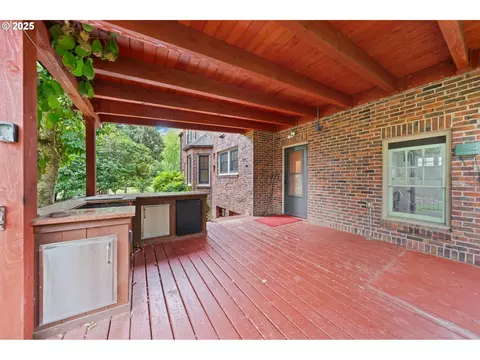 Exterior - 1230 SE Barnes Rd, Gresham, OR 97080 photo 6 of 6