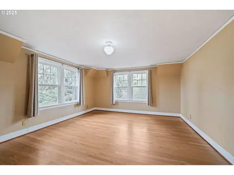 Bedroom - 1230 SE Barnes Rd, Gresham, OR 97080 photo 3 of 4