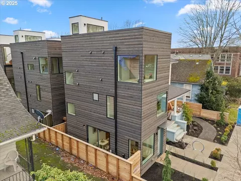 3528 N Borthwick #3, Portland, OR 97227