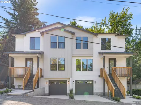 7636 SW 30th Ave, Portland, OR 97219
