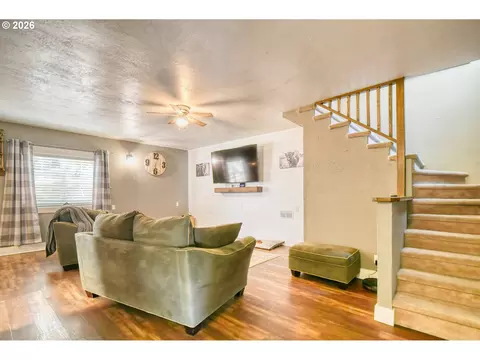 Living - 417 NW 4th St, Pendleton, OR 97801 photo 2 of 3