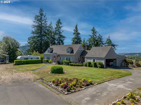 1211 Fairview St, Myrtle Point, OR 97458