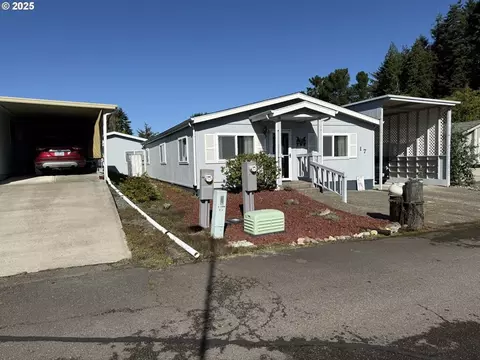 100 River Bend Rd #17, Reedsport, OR 97467